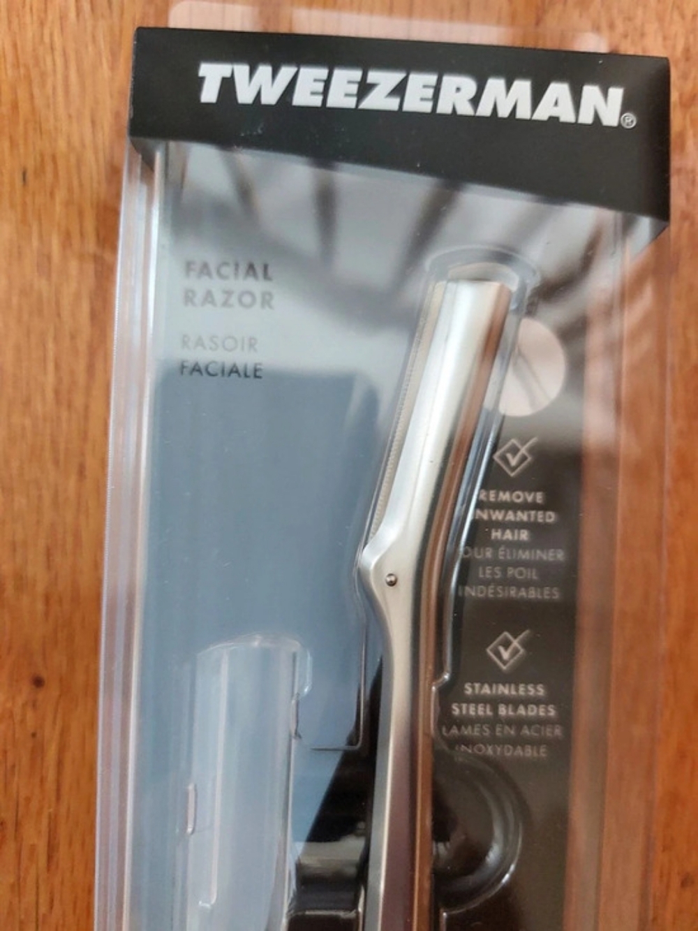 Tweezerman Facial Razor in Silver NWT - Picture 3 of 3